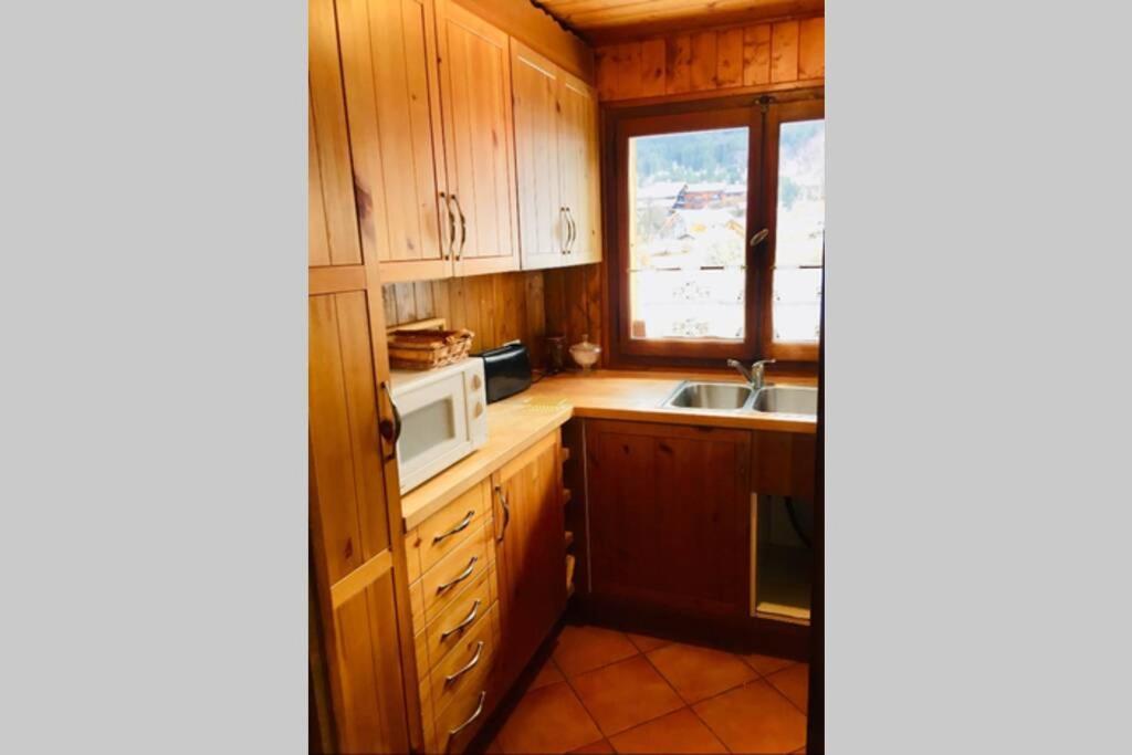 Charmant Appartement Dans Chalet Les Carroz d'Araches Eksteriør bilde